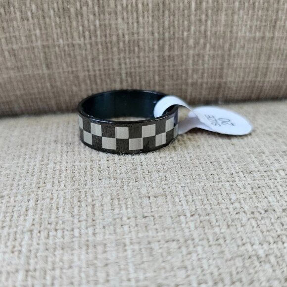 Fashion Ring Finger Band Checker Black/Silver Tone Fashion Jewelry Size 10 NWT - Picture 6 of 10